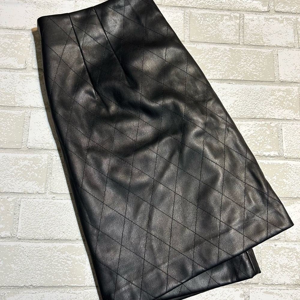 LOFT Black Quilted Skirt